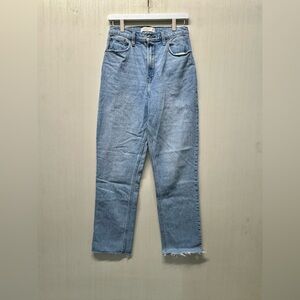 A&F Curve Love The '90s Straight Ultra High Rise Jean